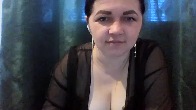 Vitalina282128 online show from April 28, 2026, 6:40 am