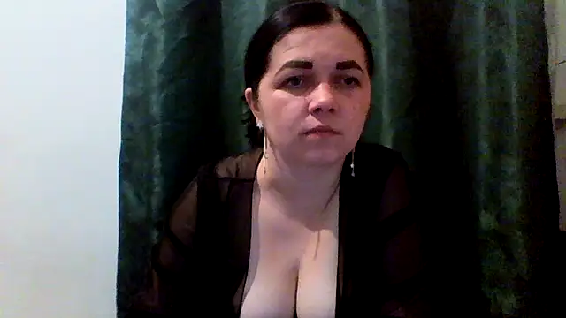 Vitalina282128 online show from May 1, 2026, 9:41 pm