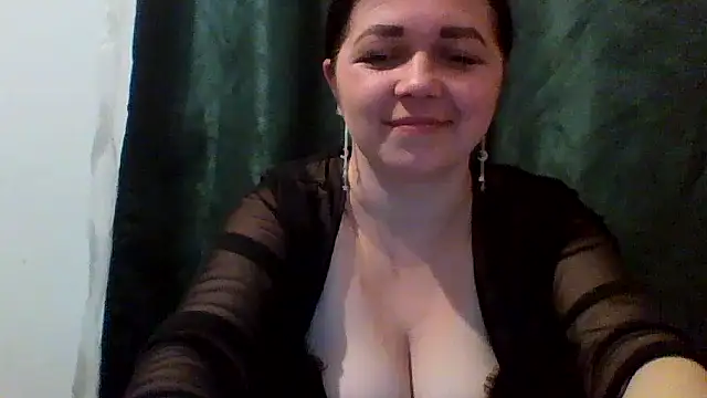 Vitalina282128 online show from May 5, 2026, 8:17 pm