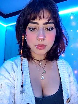 Snapshot of Sarah_Lark- chatting on April 22, 2026, 11:17 pm Sarah Lark- online show from April 22, 2026, 11:17 pm