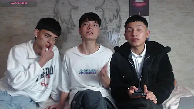 axel milo kairo and noa online show from November 27, 2025, 10:01 pm