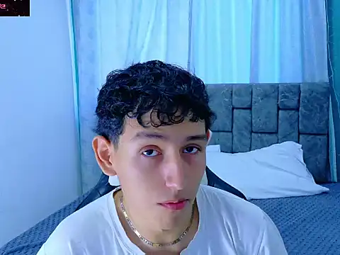 FelipeGonzalezz online show from January 17, 2026, 12:21 pm