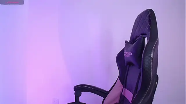 Snapshot of Millie_bobby chatting on February 25, 2026, 8:51 pm Millie bobby online show from February 25, 2026, 8:51 pm