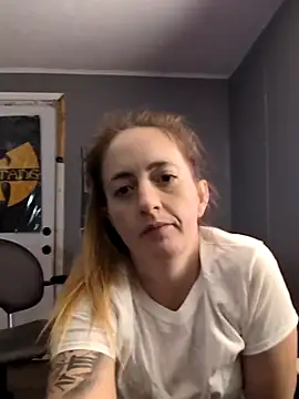 sexxxilexxxi44 online show from November 24, 2025, 9:03 pm