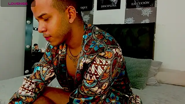 Snapshot of matthewlewis01 chatting on November 18, 2025, 6:45 pm matthewlewis01 online show from November 18, 2025, 6:45 pm