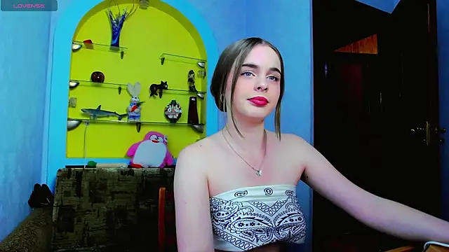 Snapshot of AlicaLOVEalisa777 chatting on May 20, 2026, 6:36 pm AlicaLOVEalisa777 online show from May 20, 2026, 6:36 pm