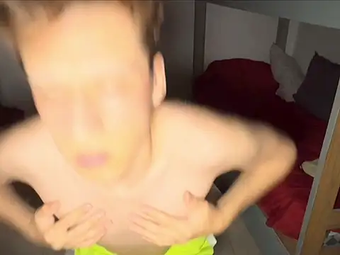 Snapshot of kevinnoff19 chatting on November 17, 2025, 4:40 am kevinnoff19 online show from November 17, 2025, 4:40 am