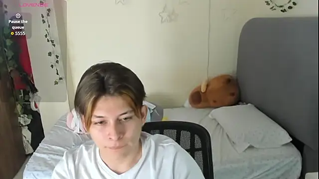 Felix kitty online show from November 13, 2025, 7:02 pm