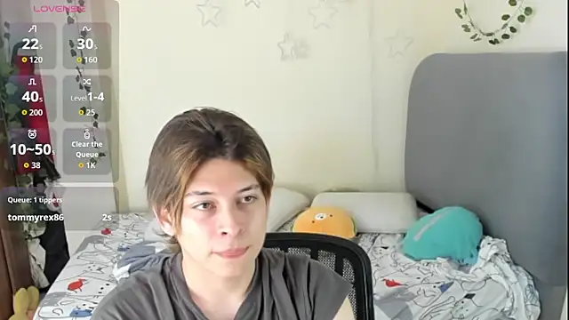 Felix kitty online show from November 23, 2025, 7:24 pm