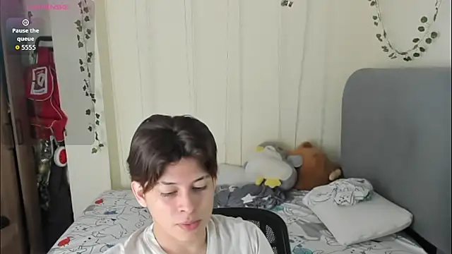 Felix kitty online show from March 15, 2026, 7:09 pm