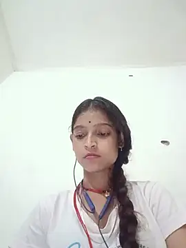 Mohnicute online show from July 21, 2026, 6:10 pm