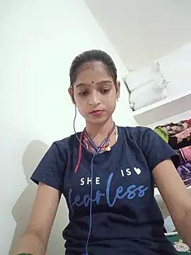 Mohnicute online show from August 3, 2026, 6:33 pm