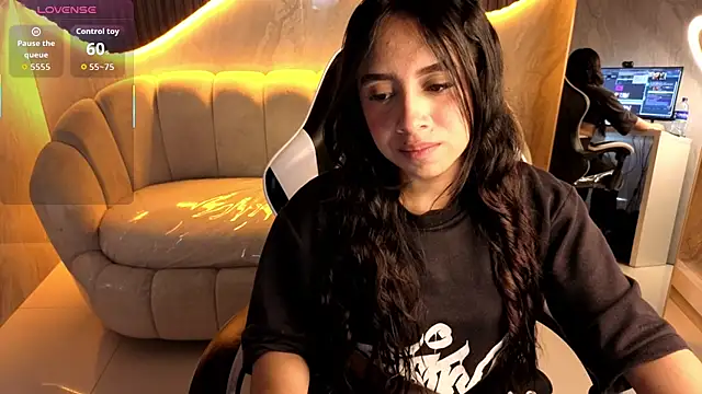 Juliana Tx online show from March 17, 2026, 3:33 am