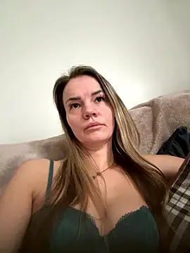 Snapshot of Cutebrowneyes_ chatting on January 13, 2026, 12:43 pm Cutebrowneyes online show from January 13, 2026, 12:43 pm