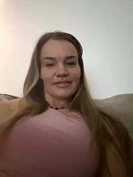 Snapshot of Cutebrowneyes_ chatting on January 14, 2026, 10:03 pm Cutebrowneyes online show from January 14, 2026, 10:03 pm