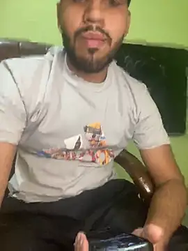 Snapshot of hotyyyyjonny chatting on April 13, 2026, 4:12 pm hotyyyyjonny online show from April 13, 2026, 4:12 pm