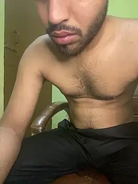 Snapshot of hotyyyyjonny chatting on April 17, 2026, 4:48 am hotyyyyjonny online show from April 17, 2026, 4:48 am
