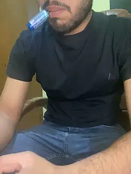 Snapshot of hotyyyyjonny chatting on April 19, 2026, 5:29 am hotyyyyjonny online show from April 19, 2026, 5:29 am