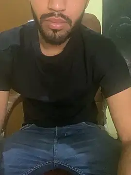 Snapshot of hotyyyyjonny chatting on April 21, 2026, 4:30 am hotyyyyjonny online show from April 21, 2026, 4:30 am
