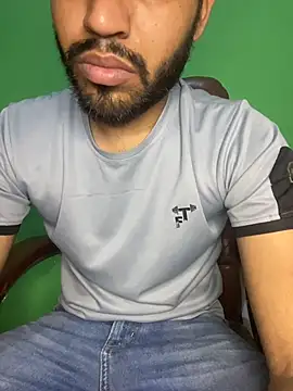 Snapshot of hotyyyyjonny chatting on June 8, 2026, 3:23 pm hotyyyyjonny online show from June 8, 2026, 3:23 pm