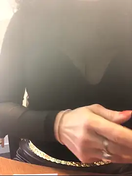 Deessenympho online show from February 9, 2026, 9:35 am