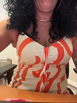 Deessenympho online show from May 28, 2026, 12:13 pm