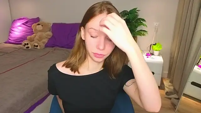 Snapshot of LilyPoetry_ chatting on December 20, 2025, 11:17 am LilyPoetry online show from December 20, 2025, 11:17 am