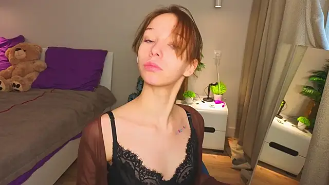 Snapshot of LilyPoetry_ chatting on December 22, 2025, 7:38 am LilyPoetry online show from December 22, 2025, 7:38 am