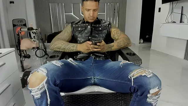 master leather online show from June 20, 2026, 1:30 am