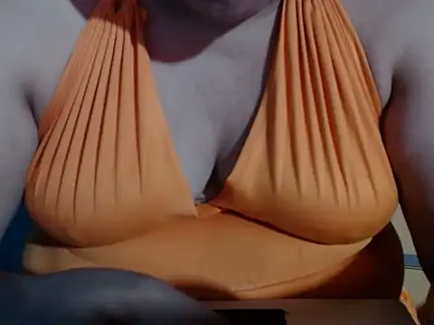 karolbb22 online show from November 12, 2025, 1:22 pm