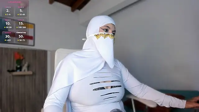 Hannaa Dolly online show from November 17, 2025, 3:01 am