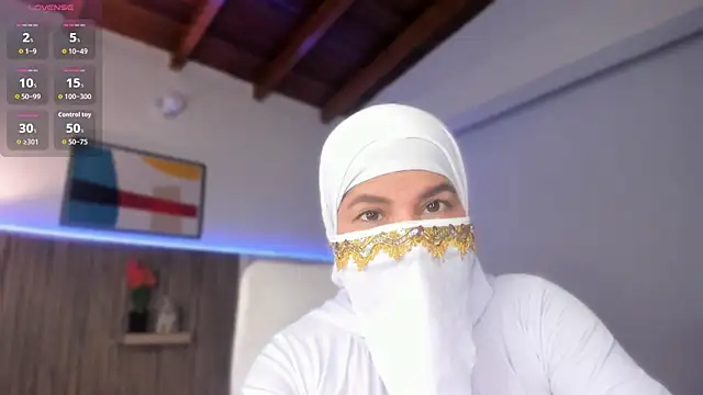 Hannaa Dolly online show from November 30, 2025, 3:43 am