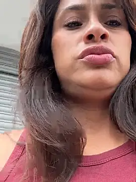 valeria absurdah online show from February 5, 2026, 6:01 pm