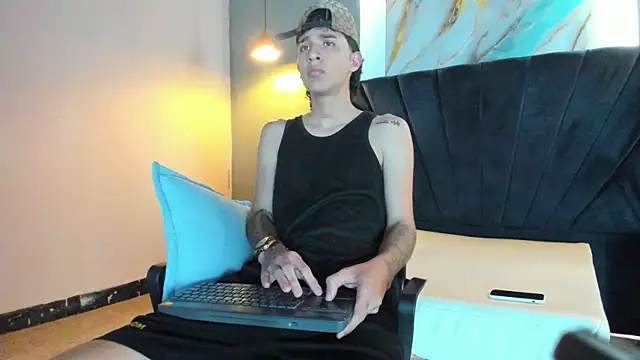 Xanderr owen2 online show from January 17, 2026, 7:50 pm