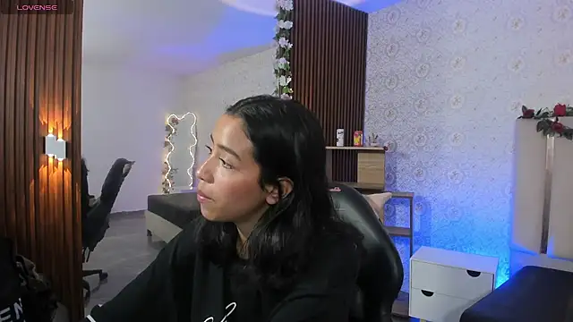 Joselyn tay online show from April 24, 2026, 7:27 pm