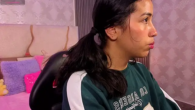 Joselyn tay online show from April 30, 2026, 12:33 pm