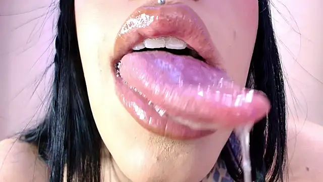 Snapshot of catte_jensen chatting on April 23, 2026, 4:57 am catte jensen online show from April 23, 2026, 4:57 am