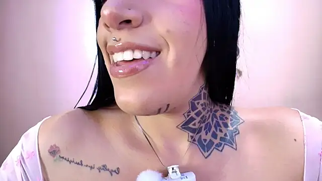 Snapshot of catte_jensen chatting on May 4, 2026, 5:36 am catte jensen online show from May 4, 2026, 5:36 am