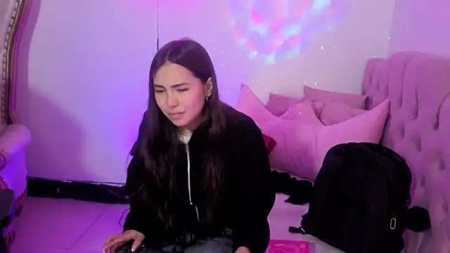 ISABELA TAY online show from July 18, 2026, 11:47 am