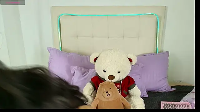 Daphne Hills online show from March 15, 2026, 6:47 pm