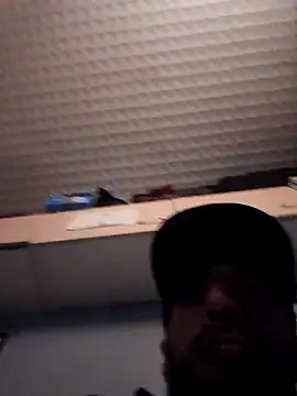 hotguy71000 online show from March 2, 2026, 11:33 pm