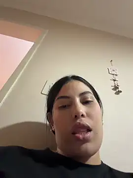 Anna Bitch Disgusting online show from May 17, 2026, 7:17 am