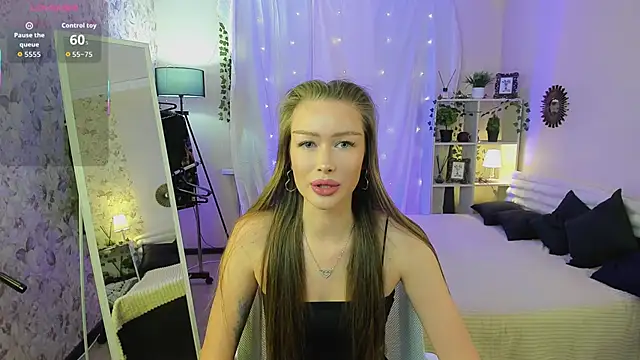 LinaMikaya online show from February 11, 2026, 3:17 pm