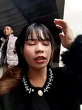 gugu0022 online show from December 4, 2025, 2:10 am