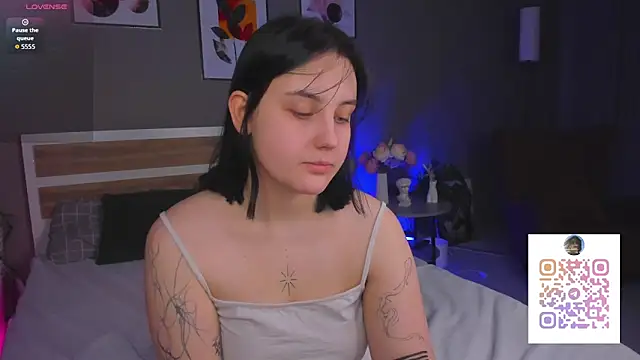 Snapshot of hey_tessa chatting on March 5, 2026, 7:43 pm hey tessa online show from March 5, 2026, 7:43 pm