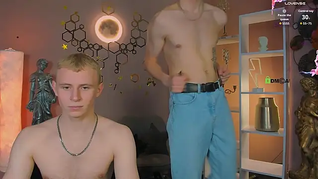 Snapshot of rafael_bien chatting on June 5, 2026, 12:11 pm rafael bien online show from June 5, 2026, 12:11 pm