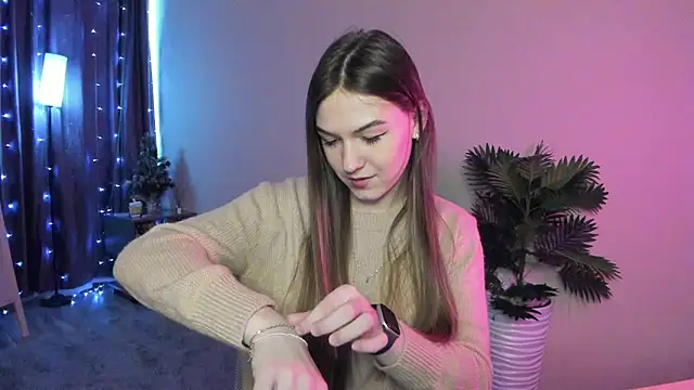 luna lust 212 online show from February 17, 2026, 12:12 pm