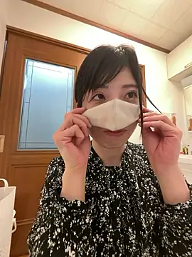 mayumichan13 online show from April 17, 2026, 2:42 pm