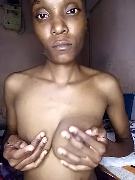 Beverlygurlx6 online show from April 4, 2026, 8:39 pm