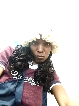Snapshot of Beverlygurlx6 chatting on May 3, 2026, 8:09 am Beverlygurlx6 online show from May 3, 2026, 8:09 am